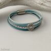 das Lederarmband mit Ethno in hellblau-weiß