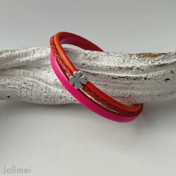 Lederarmband mit Kleeblatt in pink-rot-orange