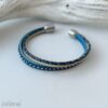 das Lederarmband mit Strass blau