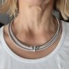 das Ledercollier mit LandFrauen Biene taupe